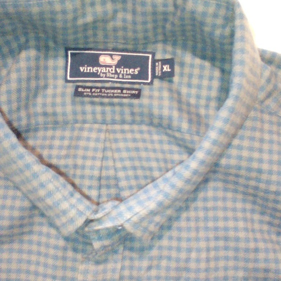 Men's XL Vineyard Vines, Long Sleeved Button Down Shirt! - Picture 2 of 7